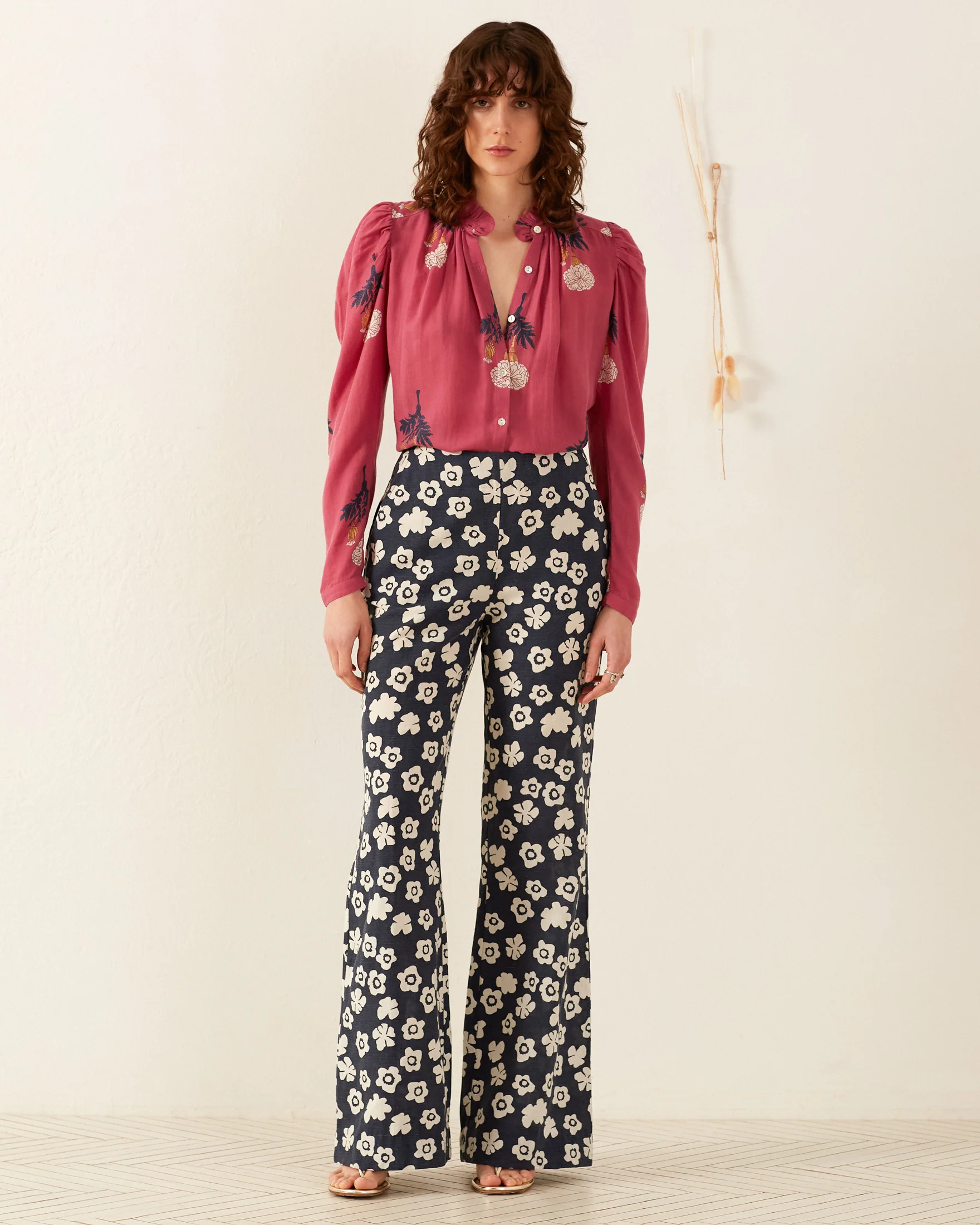 Arte Hibiscus Rose Shirt - Image 6