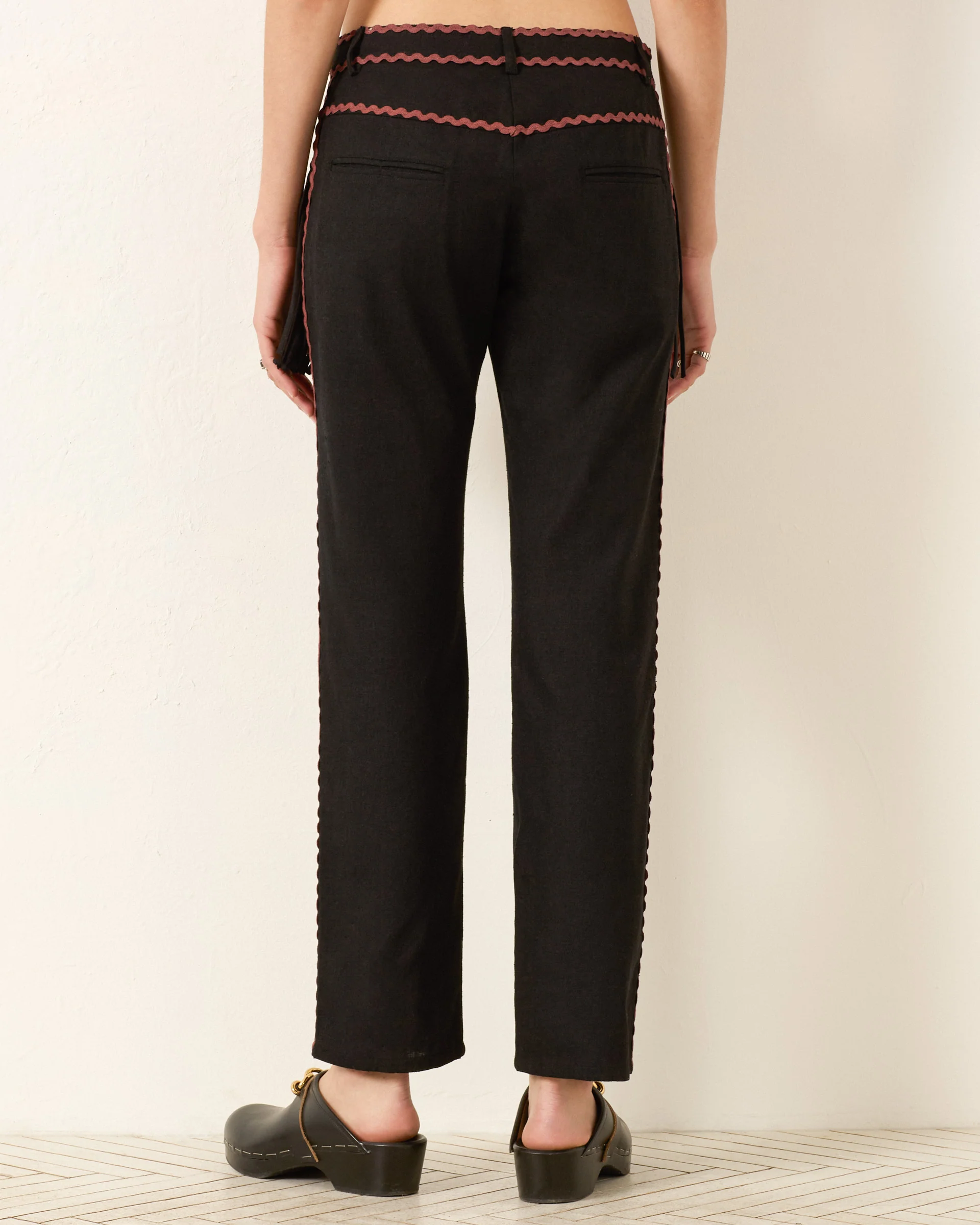 Ezra Noir Rein Pant - Image 4