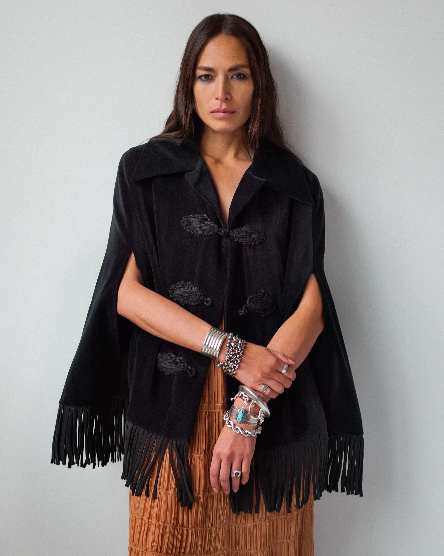 Kensington Onyx Fringe Cape - Image 2