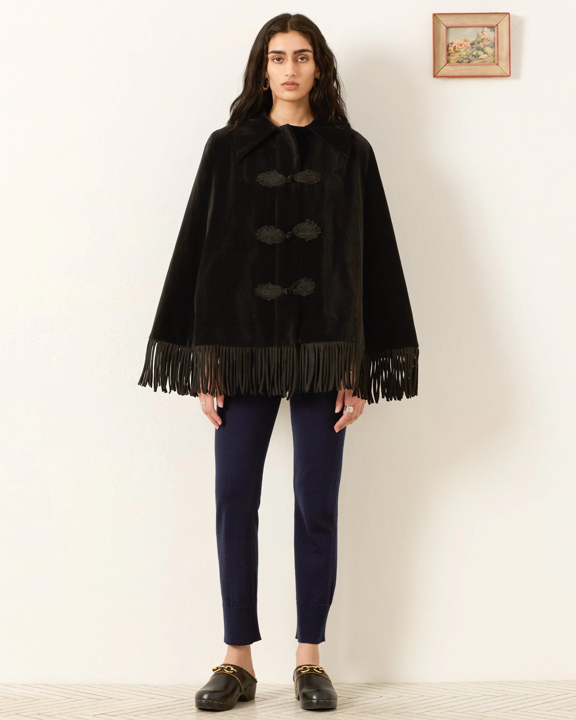 Kensington Onyx Fringe Cape - Image 3