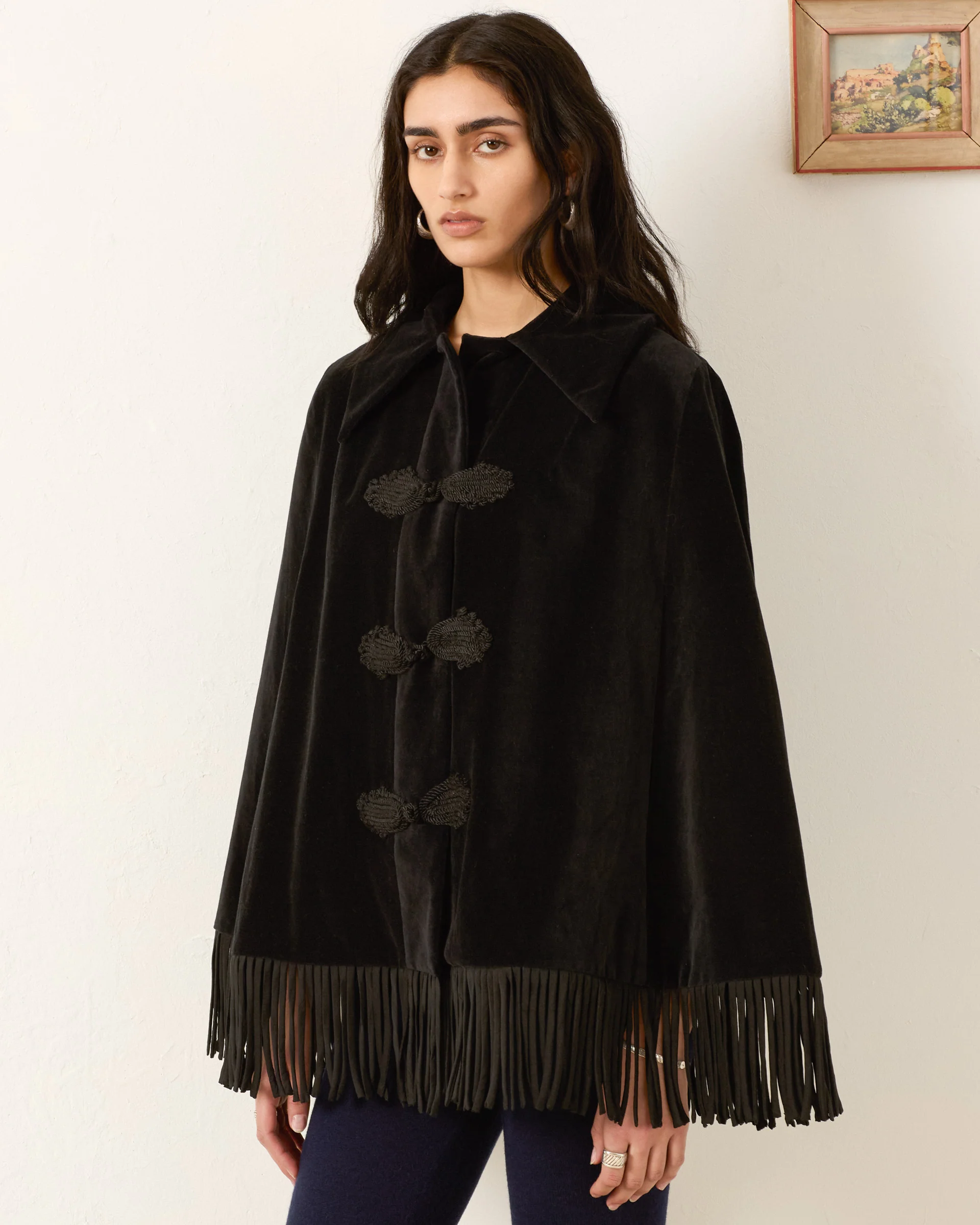 Kensington Onyx Fringe Cape - Image 4